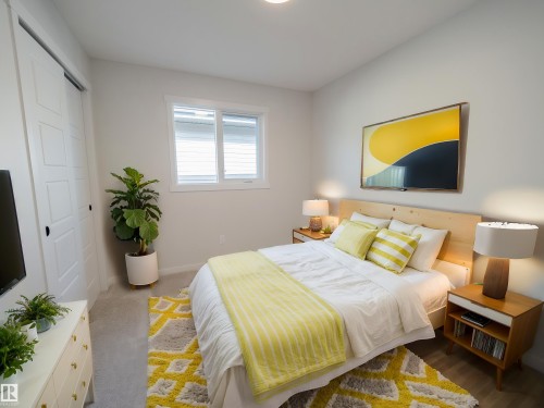 947 18 Avenue, Edmonton, AB - Indoor Photo Showing Bedroom