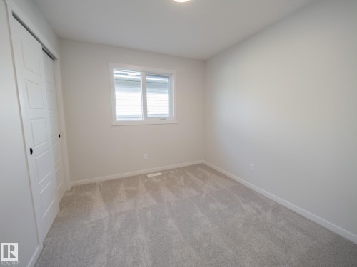 947 18 Avenue, Edmonton, AB - Indoor Photo Showing Other Room