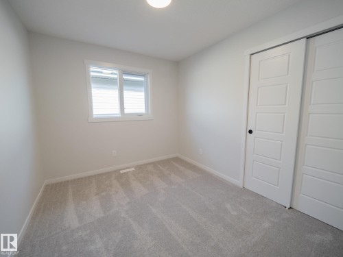 947 18 Avenue, Edmonton, AB - Indoor Photo Showing Other Room