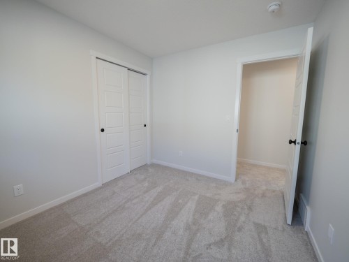 947 18 Avenue, Edmonton, AB - Indoor Photo Showing Other Room