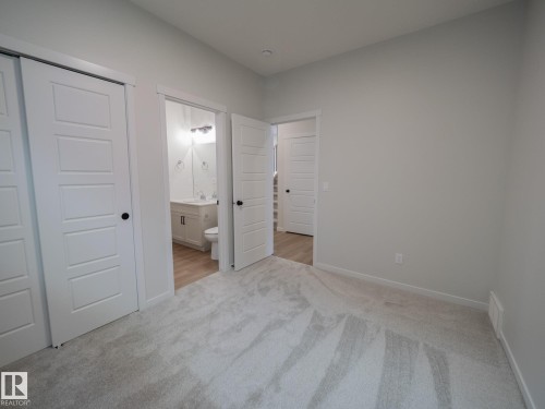 947 18 Avenue, Edmonton, AB - Indoor Photo Showing Other Room