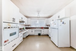 1591 KNOTTWOOD Road N  Edmonton, AB T6K 2N3