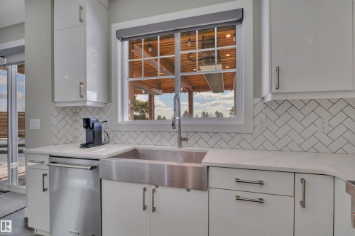 15 Promenade Point(E), Beaumont, AB - Indoor Photo Showing Kitchen With Double Sink With Upgraded Kitchen