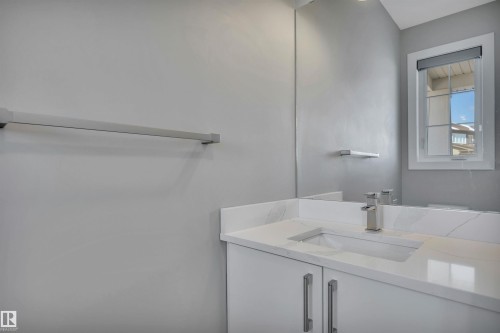 15 Promenade Point(E), Beaumont, AB - Indoor Photo Showing Bathroom