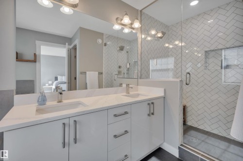 15 Promenade Point(E), Beaumont, AB - Indoor Photo Showing Bathroom