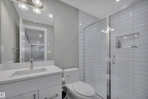 15 Promenade Point(E), Beaumont, AB - Indoor Photo Showing Bathroom