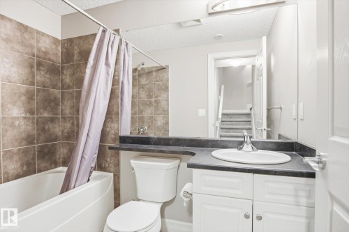 6861 Cardinal Link, Edmonton, AB - Indoor Photo Showing Bathroom