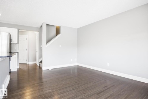 6861 Cardinal Link, Edmonton, AB - Indoor