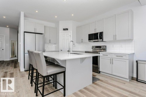 18 Elderberry Point(E), Fort Saskatchewan, AB - Indoor Photo Showing Kitchen With Upgraded Kitchen