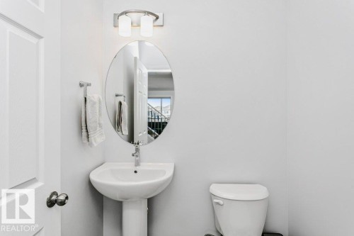 18 Elderberry Point(E), Fort Saskatchewan, AB - Indoor Photo Showing Bathroom