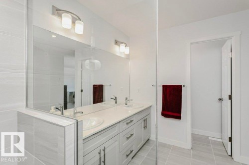 18 Elderberry Point(E), Fort Saskatchewan, AB - Indoor Photo Showing Bathroom