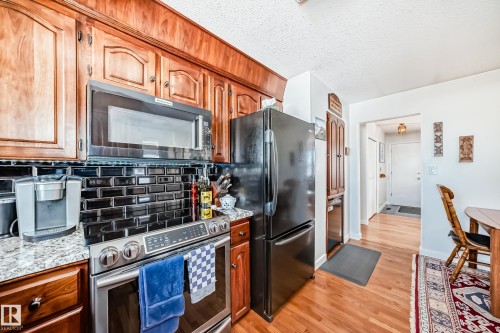 4208 37 Avenue, Leduc, AB - Indoor Photo Showing Kitchen