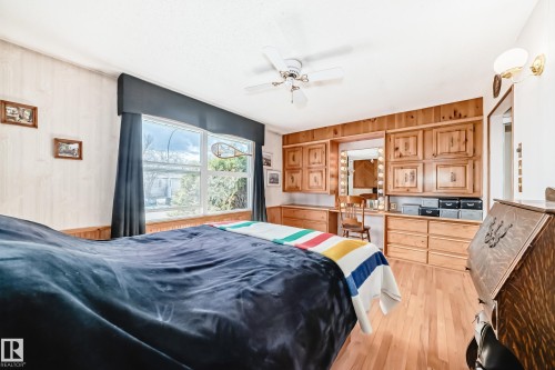 4208 37 Avenue, Leduc, AB - Indoor Photo Showing Bedroom
