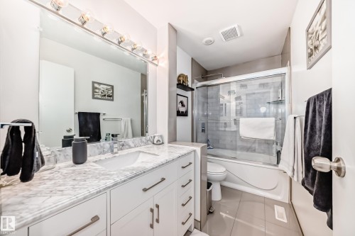 4208 37 Avenue, Leduc, AB - Indoor Photo Showing Bathroom