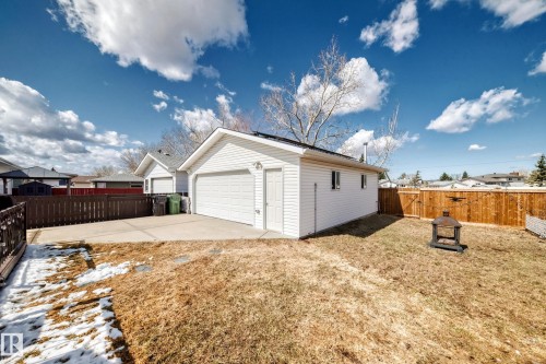 4208 37 Avenue, Leduc, AB - Outdoor