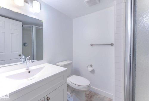 703A Rocky Way, Cold Lake, AB - Indoor Photo Showing Bathroom