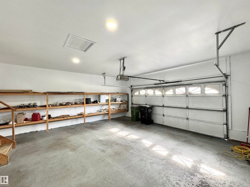 2908 44A Avenue, Edmonton, AB - Indoor Photo Showing Garage