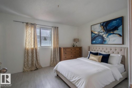 892 Abbottsfield Road Nw, Edmonton, AB 