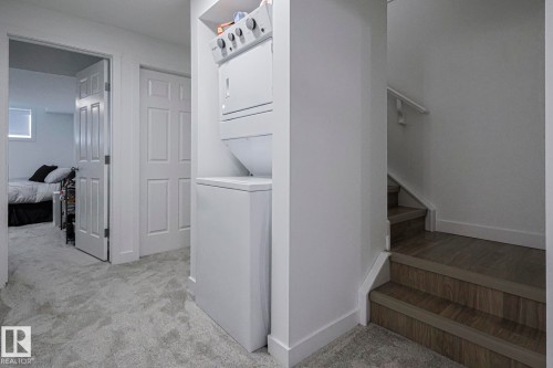 6343 King Wynd, Edmonton, AB - Indoor Photo Showing Laundry Room