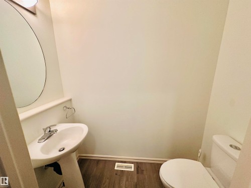 4811 152 Avenue, Edmonton, AB - Indoor Photo Showing Bathroom