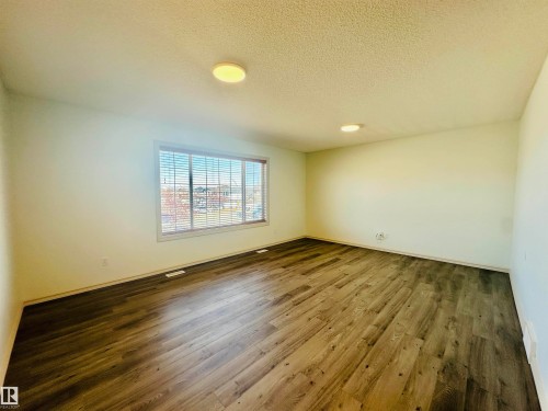 4811 152 Avenue, Edmonton, AB - Indoor Photo Showing Other Room