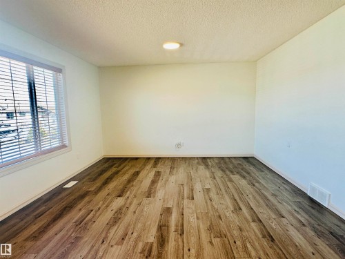 4811 152 Avenue, Edmonton, AB - Indoor Photo Showing Other Room