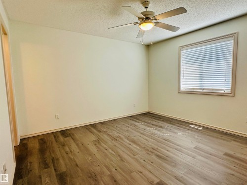 4811 152 Avenue, Edmonton, AB - Indoor Photo Showing Other Room