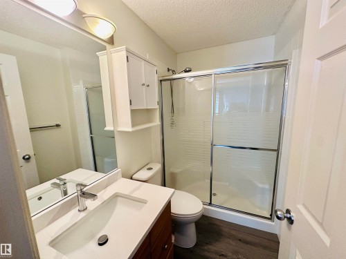 4811 152 Avenue, Edmonton, AB - Indoor Photo Showing Bathroom