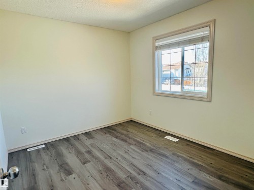 4811 152 Avenue, Edmonton, AB - Indoor Photo Showing Other Room