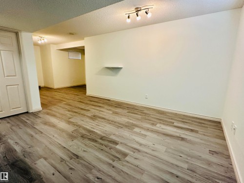 4811 152 Avenue, Edmonton, AB - Indoor Photo Showing Other Room