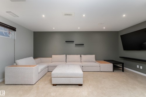 5911 8 Avenue, Edmonton, AB - Indoor