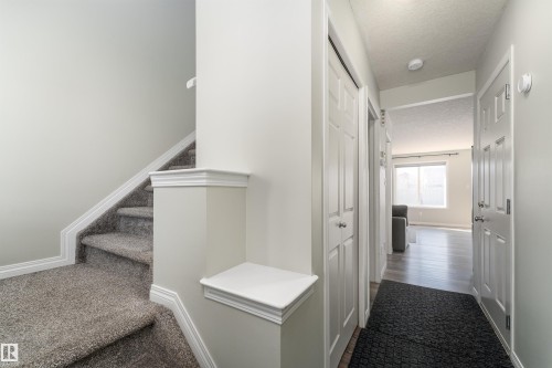 5911 8 Avenue, Edmonton, AB - Indoor Photo Showing Other Room