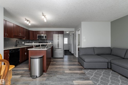 5911 8 Avenue, Edmonton, AB - Indoor Photo Showing Other Room