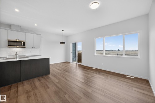284 Lodge Pole Place, Leduc, AB - Indoor Photo Showing Kitchen