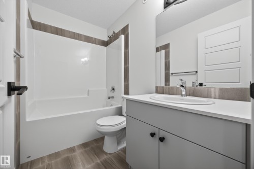 284 Lodge Pole Place, Leduc, AB - Indoor Photo Showing Bathroom