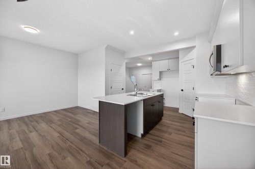 284 Lodge Pole Place, Leduc, AB - Indoor Photo Showing Kitchen