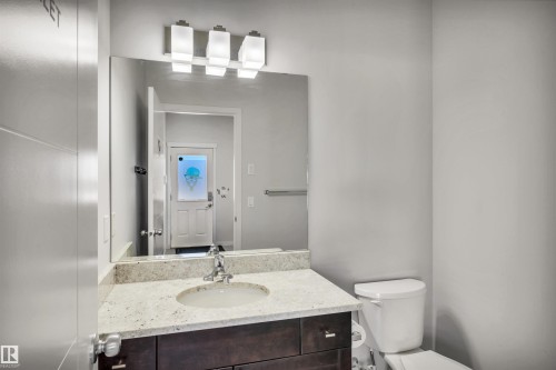 4022 Allan Crescent Sw, Edmonton, AB - Indoor Photo Showing Bathroom