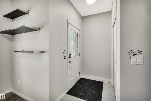 4022 Allan Crescent Sw, Edmonton, AB - Indoor Photo Showing Other Room