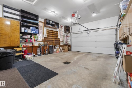 9912 162 Avenue, Edmonton, AB - Indoor Photo Showing Garage