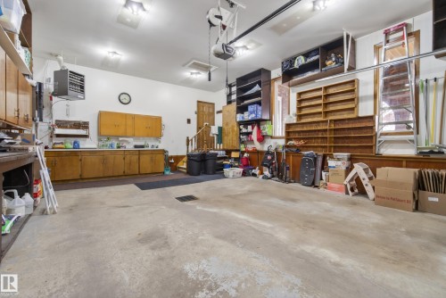 9912 162 Avenue, Edmonton, AB - Indoor Photo Showing Garage