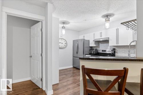 307 11716 100 Avenue, Edmonton, AB - Indoor Photo Showing Kitchen