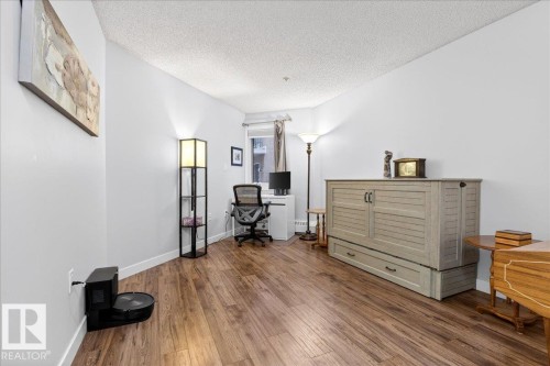 307 11716 100 Avenue, Edmonton, AB - Indoor Photo Showing Bedroom