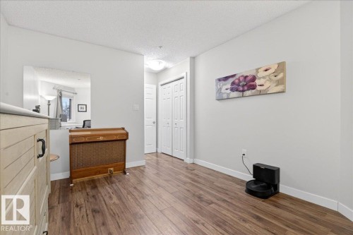 307 11716 100 Avenue, Edmonton, AB - Indoor