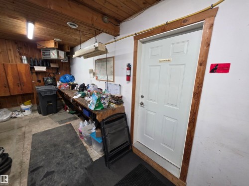 4929 53 Street, Entwistle, AB - Indoor