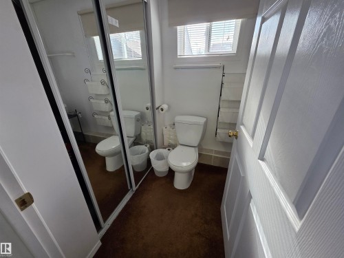 4929 53 Street, Entwistle, AB - Indoor Photo Showing Bathroom