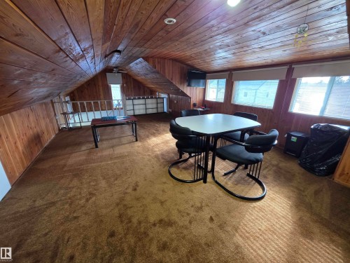 4929 53 Street, Entwistle, AB - Indoor
