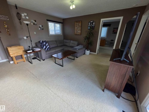 4929 53 Street, Entwistle, AB - Indoor
