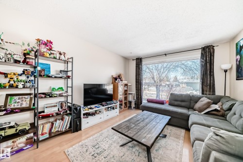 45 Oatway Drive, Stony Plain, AB - Indoor Photo Showing Living Room