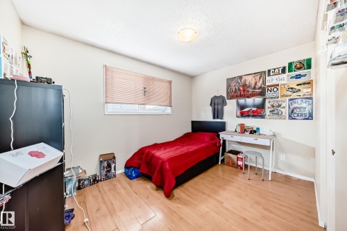 45 Oatway Drive, Stony Plain, AB - Indoor Photo Showing Bedroom