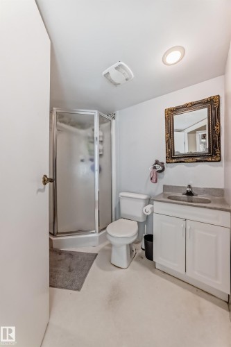 45 Oatway Drive, Stony Plain, AB - Indoor Photo Showing Bathroom